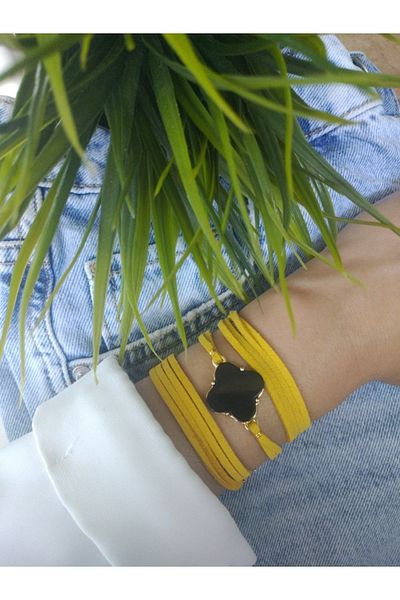 ZeynDesign Yellow Clover Wrap Bracelet with Pearl Stones