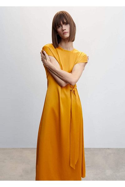 MANGO Woman Saténové šaty s detailním uzlem