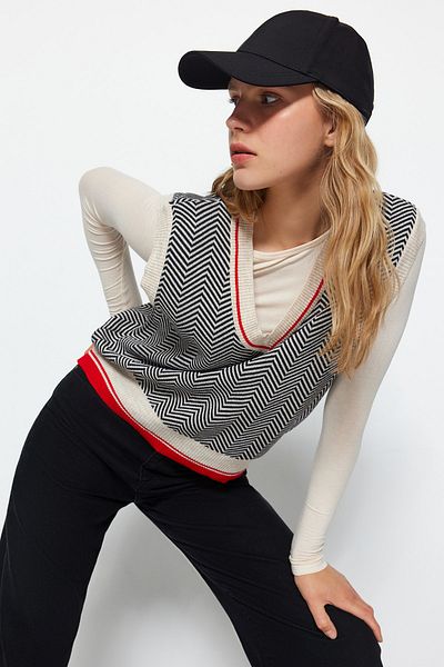 Trendyol Collection Stone V-nyakú, geometrikus mintás kötött tapadókorong TWOAW22BZ0051
