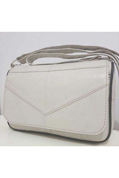 atter GEANT DE FEMEIE DIN PIELE VERITĂ