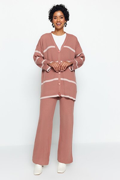Trendyol Modest Dried Rose Roving-Strickjacke-Hose-Bottom-Top-Set TCTAW24US00033