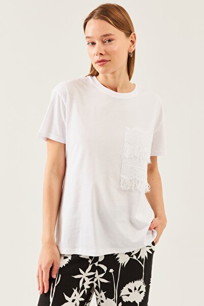 schlank Γυναικείο μπλουζάκι με λευκό δαντέλα μπροστά με στρογγυλή λαιμόκοψη