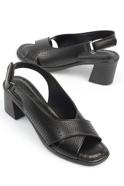 Capone Outfitters Capone-Schuhe mit offenem Vorderteil für Damen in Schwarz mit Absatz