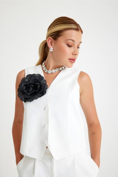 Bohai Design Special Design Rose Detailed Vest
