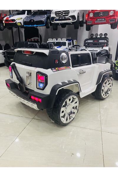 Jeep Büyük Akülü Araba