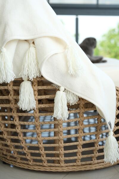 cakka Wellsoft Plush Tasseled Single Person Tv Blanket |   Ecru