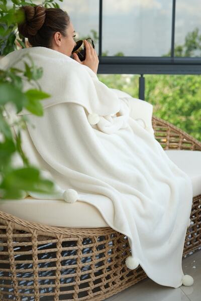 cakka Wellsoft Plush Pompom Single Tv Blanket |   Ecru