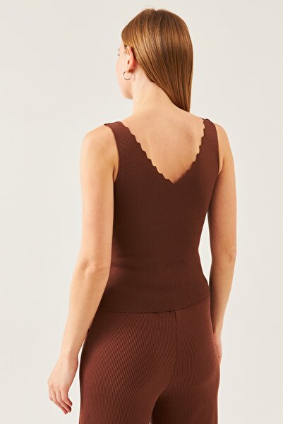 schlank Γυναικεία καφέ αμάνικη μπλούζα με χοντρό λουράκι με γιακά καλοκαιρινή μπλούζα πλεκτό