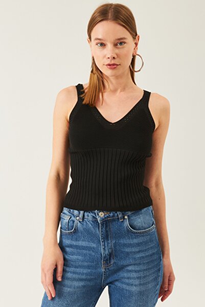 schlank Bluză neagră pentru atletism de vară, fără mâneci, tricotaj, cu detal...