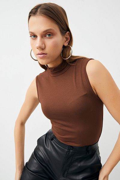 Yefrastore Γυναικεία αμάνικη μπλούζα Bitter Brown