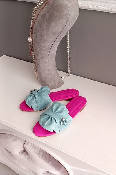 LA CALZATURE Papuci de damă cu căptușeală interioară fucsia cu material din denim autentic și accesorii albine