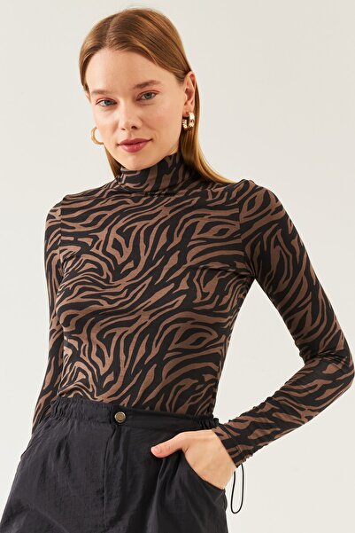 schlank بلوزة نسائية من الفيسكوز بياقة عالية وأكمام طويلة منقوشة باللون الأسو...