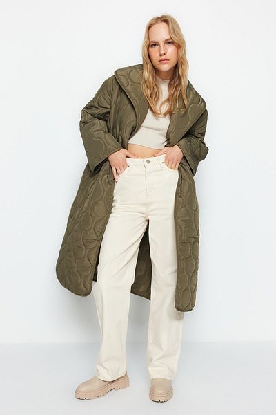 Trendyol Collection Khakifarbene, wasserabweisende, lange Steppjacke TWOAW24MO00015
