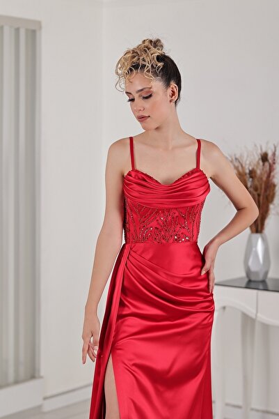 Rana Zenn Szatén kötélszíj, gyöngyös csipke, részletes hasított, terített Mona estélyi ruha, piros