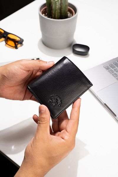 Newish Men's Black Genuine Leather Wallet and Card Holder