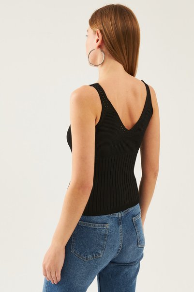 schlank Women's Black Sleeveless Strappy Summer Athlete Knitwear Blouse with Waist and Collar Detail
