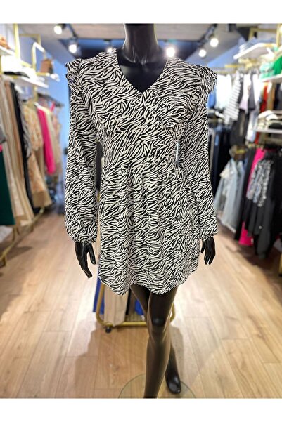 Quzu Zebra Desenli Fırfır Detaylı Elbise - Siyah