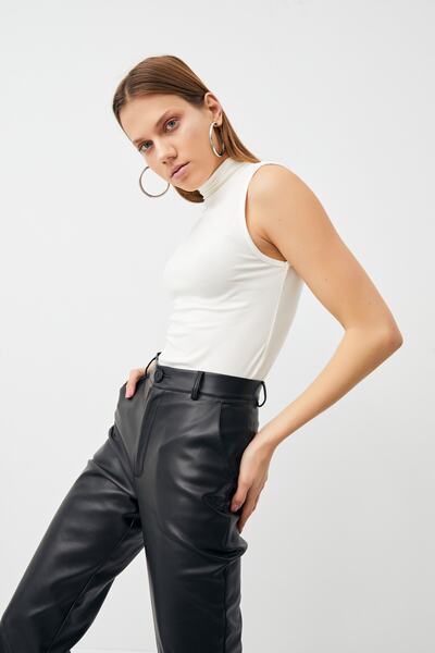 Yefrastore Γυναικεία λευκή αμάνικη μπλούζα