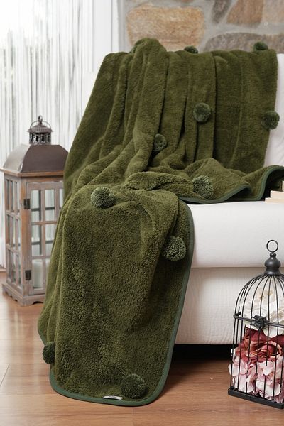 cakka Wellsoft Plush TV Blanket/Pompom Blanket