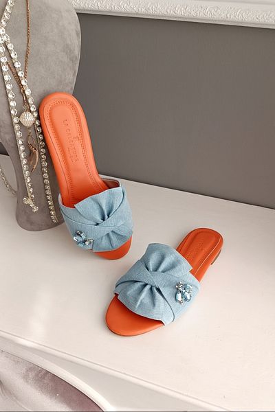 LA CALZATURE Papuci de damă cu căptușeală interioară portocalie cu material din denim autentic și accesorii albine