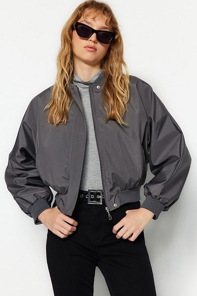 Trendyol Collection Wasserdichte, anthrazitfarbene Oversize-Bomberjacke – Kordelzug-Detail, TWOSS22MO0099