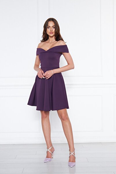 Bidoluelbise فستان قصير واسع من القماش المرن ذو الياقة على شكل قلب وأكتاف منسدلة