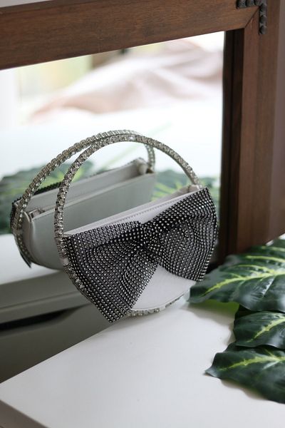 Moom Bag Γυναικεία βραδινή τσάντα φορέματος από λευκή στρογγυλή πέτρα