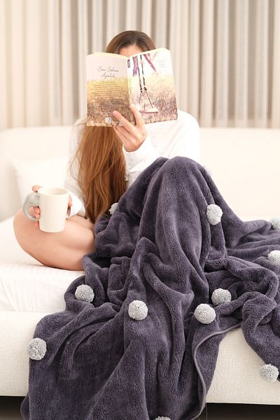 cakka Wellsoft Plush TV Blanket/Pompom Blanket