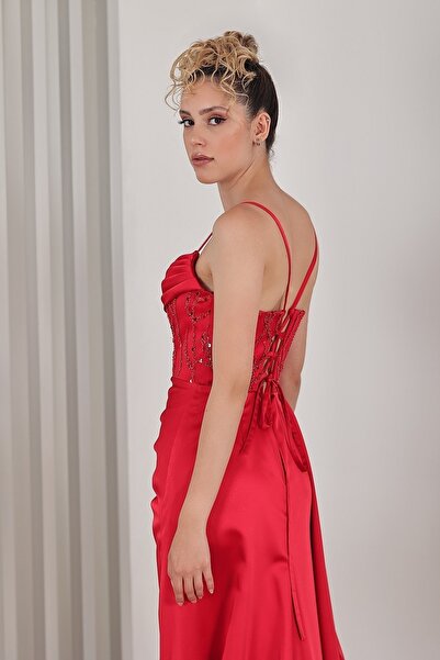 Rana Zenn Szatén kötélszíj, gyöngyös csipke, részletes hasított, terített Mona estélyi ruha, piros