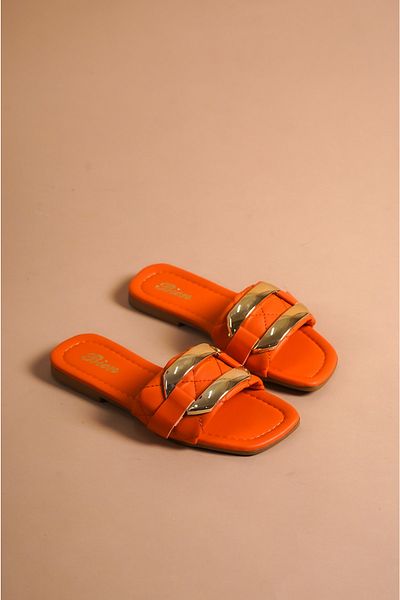 munora butik شبشب برتقالي بإبزيم ذهبي
