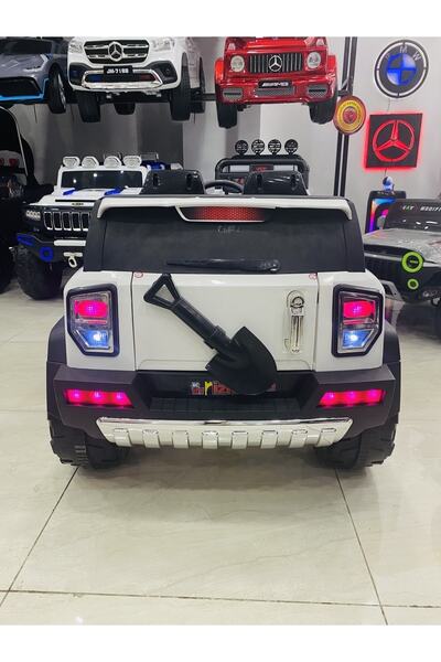 Jeep Büyük Akülü Araba