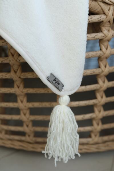 cakka Wellsoft Plush Tasseled Single Person Tv Blanket |   Ecru