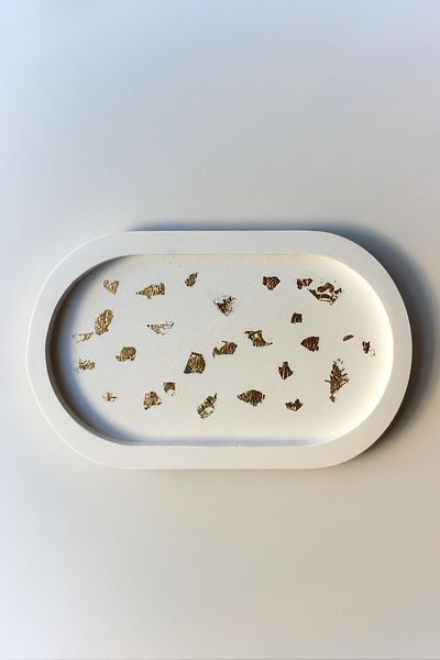 sin istanbul Gold Detail Oval Concrete Plate White
