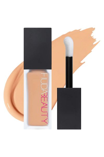 Huda Beauty FauxFilter كونسيلر مضاد للبقع بعاكس ضوء غير لامع بتركيبة قابلة للبناء 9 مل