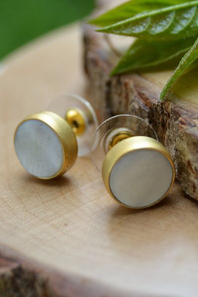 Stoneage Small Mother of Pearl Natural Stone Earrings
