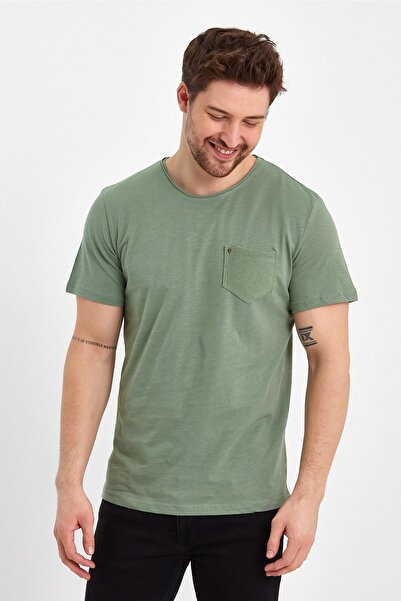 UOMOPARK 2000 Ultra Fashion T-Shirt with Flared Pockets and Pocket Skull Detail