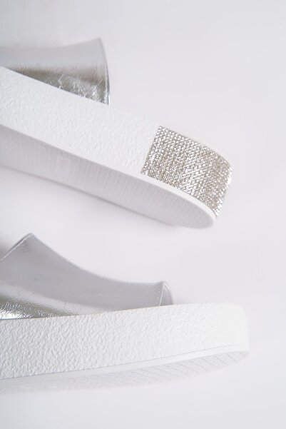 Capone Outfitters Жіночі капці Capone Single Wide Banded Stacked Detailed Filled Heel Metallic Gumus жіночі капці