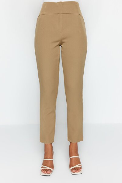 Trendyol Collection Hnědé cigaretové úzké kalhoty s prošíváním v pase TWOSS20PL0388