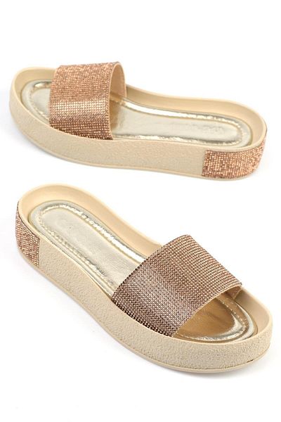 Capone Outfitters Capone Single Wide Band Stone Detaillierter Keilabsatz für Damen in Metallic-Gold