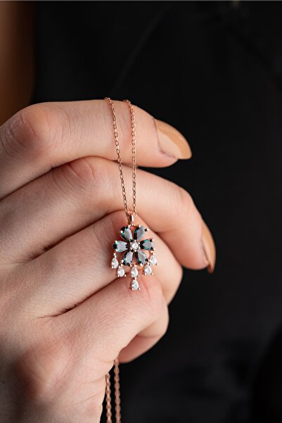 Nereze 925 Ayar Gümüş Sallantılı Model Mistik Topaz Taşlı Çiçek Kolye