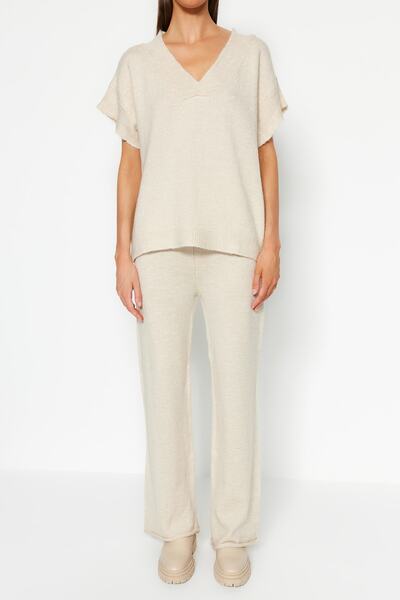 Trendyol Collection Puha textúrájú kőből készült kötöttáru szett - alsó és felső TWOAW24AU00042