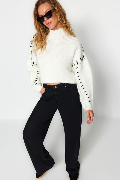 Trendyol Collection Soft Textured Ecru Crop Knitwear Sweater - Yarn Detailed Twoaw24Kz00633