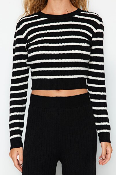 Trendyol Collection Black Crop Knitwear Top and Bottom Set TWOAW24AU00057