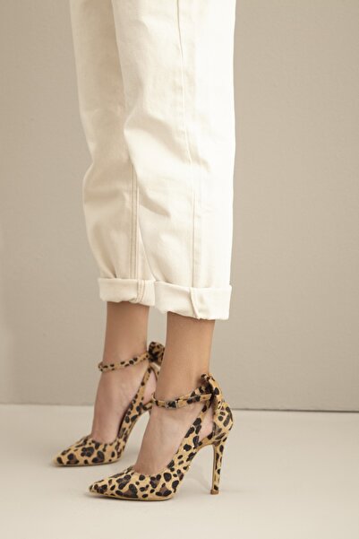 AYAKKABI PRENSİ Дамски обувки с висок ток и леопардов принт, с панделка