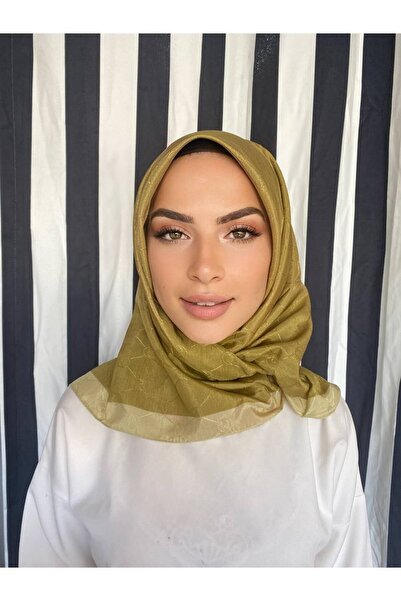 Nilbutik وشاح حرير هندي مونوغرام