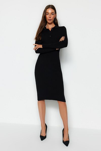 Trendyol Collection Μαύρο μίντι πλεκτό φόρεμα με λαιμόκοψη TWOAW24EL00029
