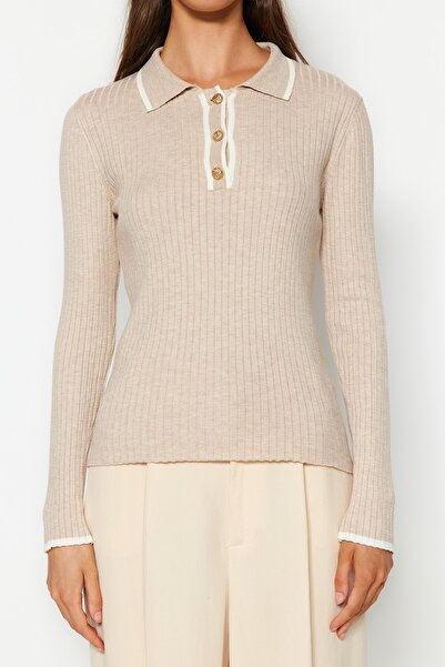 Trendyol Collection Sweter z dzianiny Premium z dekoltem polo w kamienie - TWOAW24KZ00808