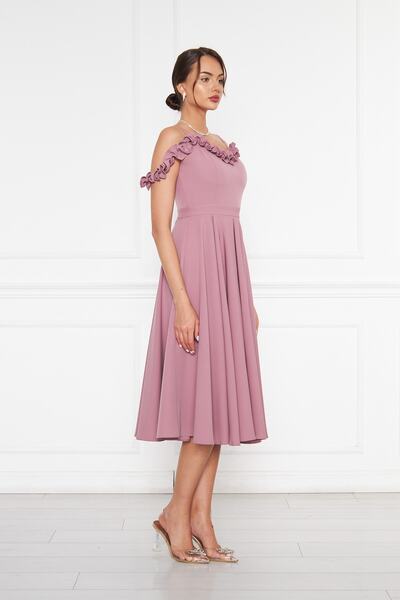 Bidoluelbise Kadın Ayarlanabilir Askılı Yaka Fırfır Detay Dokuma Kumaş Pileli Kloş Midi Boy Abiye Elbise