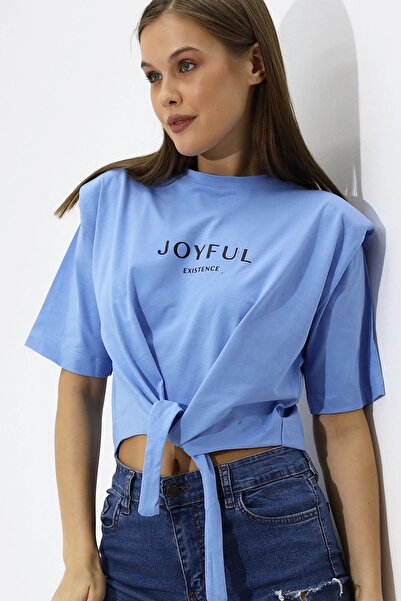 Buklemoda Πλεκτό T-Shirt με λεπτομέρεια μέσης με σύνθημα