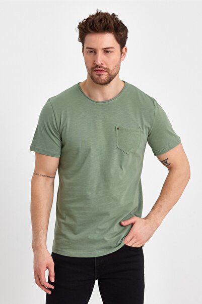 UOMOPARK 2000 Ultra Fashion T-Shirt with Flared Pockets and Pocket Skull Detail